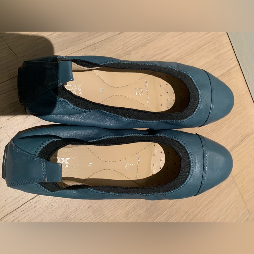 Leather ballet flats
